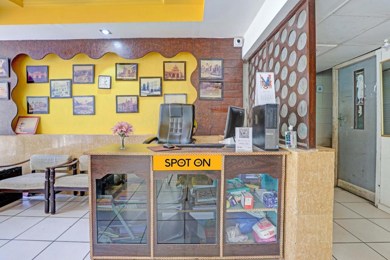 Oyo Flagship 80463 Hotel Mini Palace Vadodara Exterior foto